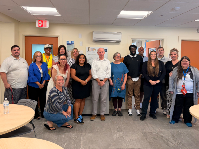Representative Joe Courtney visits Project HOPE